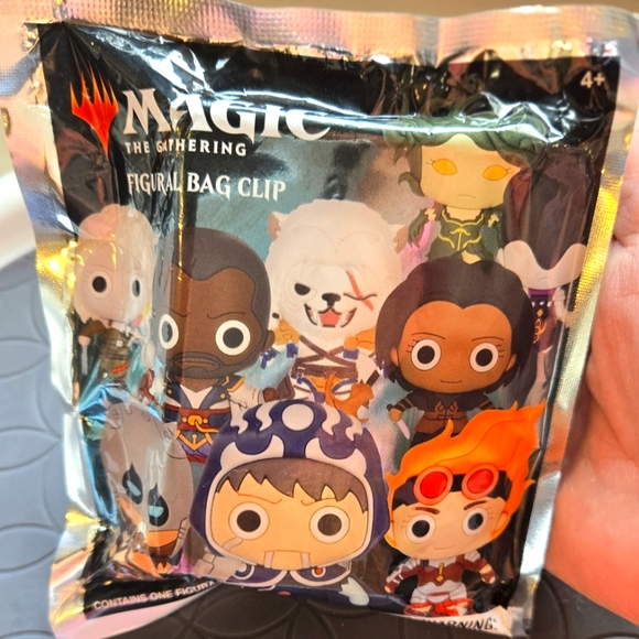 Magic The Gathering Figural Bag Clips - Four New Mystery Sealed Blind Bags - Picture 1 of 8
